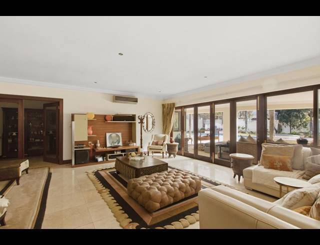 9 BEDROOM HOUSE FOR SALE IN BRYANSTON